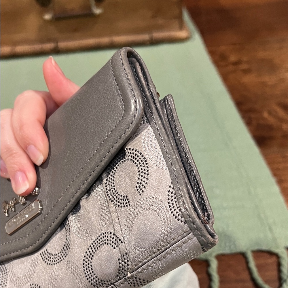 Coach Madison Dotted Op Art Signature Logo Patent Leather Wallet - Picture 10 of 11
